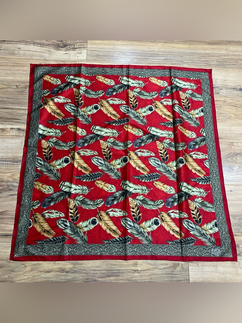 Womens Authentic Vintage Hermes Paris 100% Silk Feather Designed Beautiful Scarf
